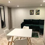شقة In V.